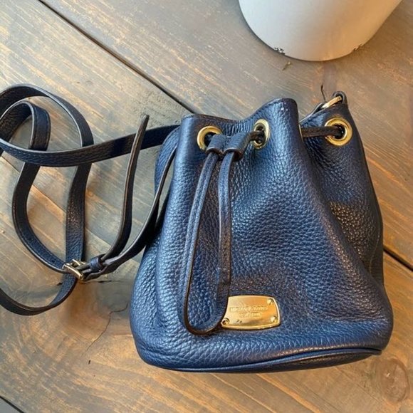 Michael Kors- small bucket bag - Picture 1 of 13